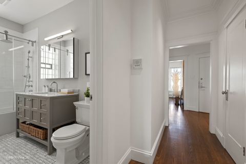 Tiny photo for 1433 W Rosemont Avenue #2W, Chicago, IL 60660 (MLS # 12623892)