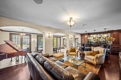 Tiny photo for 936 E Ringwood Road, Lake Forest, IL 60045 (MLS # 12571823)