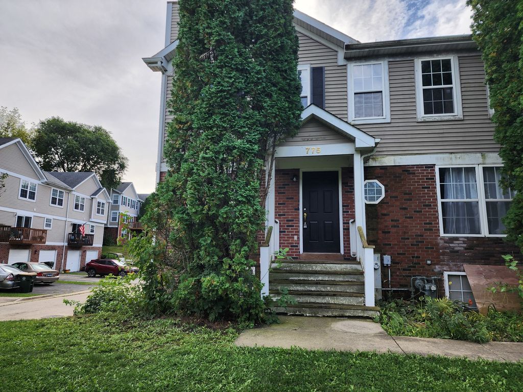 Photo for 775 Highview Court, Antioch, IL 60002 (MLS # 12489232)