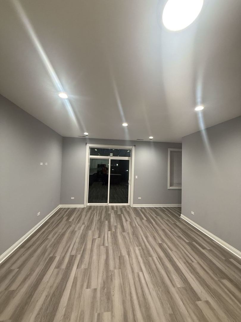 4525 S Prairie Avenue 2