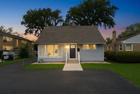 Photo of 1517 E Roosevelt Road, Wheaton, IL 60187 (MLS # 12649890)