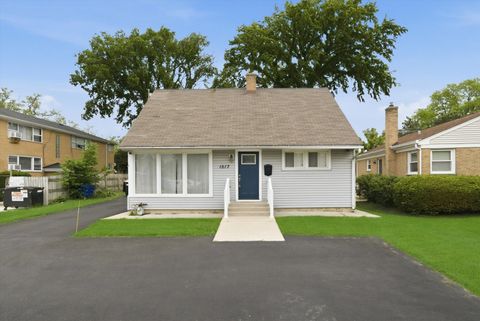 Tiny photo for 1517 E Roosevelt Road, Wheaton, IL 60187 (MLS # 12649890)