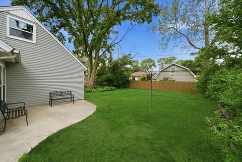 Tiny photo for 1517 E Roosevelt Road, Wheaton, IL 60187 (MLS # 12649890)