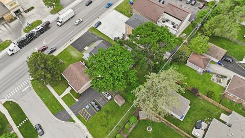 Tiny photo for 1517 E Roosevelt Road, Wheaton, IL 60187 (MLS # 12649890)