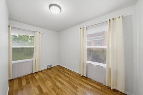Tiny photo for 1517 E Roosevelt Road, Wheaton, IL 60187 (MLS # 12649890)