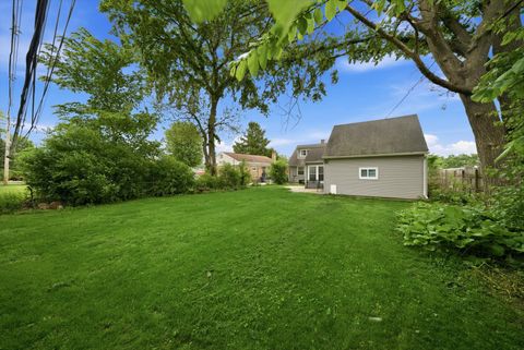 Tiny photo for 1517 E Roosevelt Road, Wheaton, IL 60187 (MLS # 12649890)