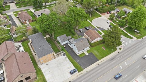 Tiny photo for 1517 E Roosevelt Road, Wheaton, IL 60187 (MLS # 12649890)