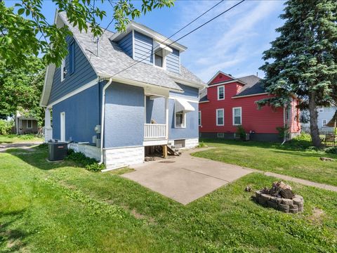 Tiny photo for 1720 Davie Street, Davenport, IA 52804 (MLS # 12547217)