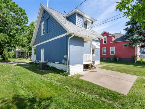 Tiny photo for 1720 Davie Street, Davenport, IA 52804 (MLS # 12547217)