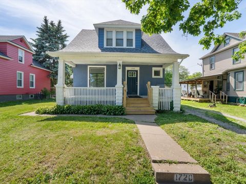Photo of 1720 Davie Street, Davenport, IA 52804 (MLS # 12547217)