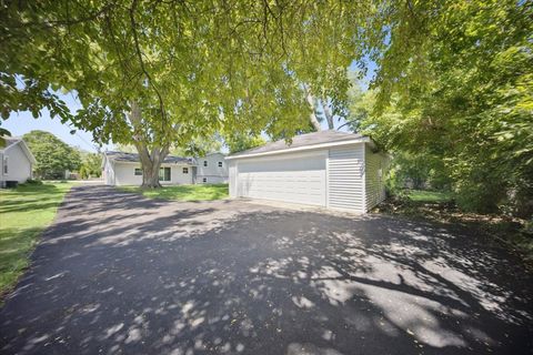 Tiny photo for 22W633 Burr Oak Drive, Glen Ellyn, IL 60137 (MLS # 12489225)