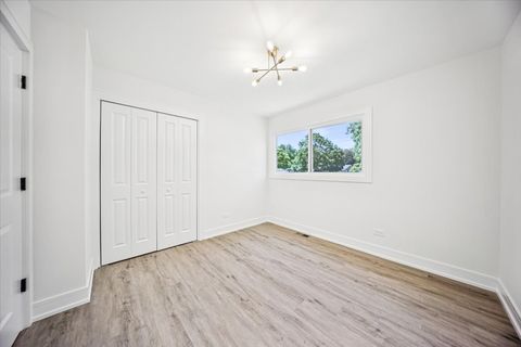 Tiny photo for 22W633 Burr Oak Drive, Glen Ellyn, IL 60137 (MLS # 12489225)