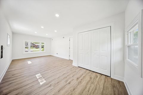 Tiny photo for 22W633 Burr Oak Drive, Glen Ellyn, IL 60137 (MLS # 12489225)