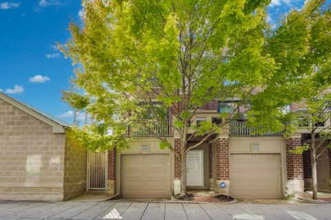 2743 N Wayne Avenue E Chicago IL 60614