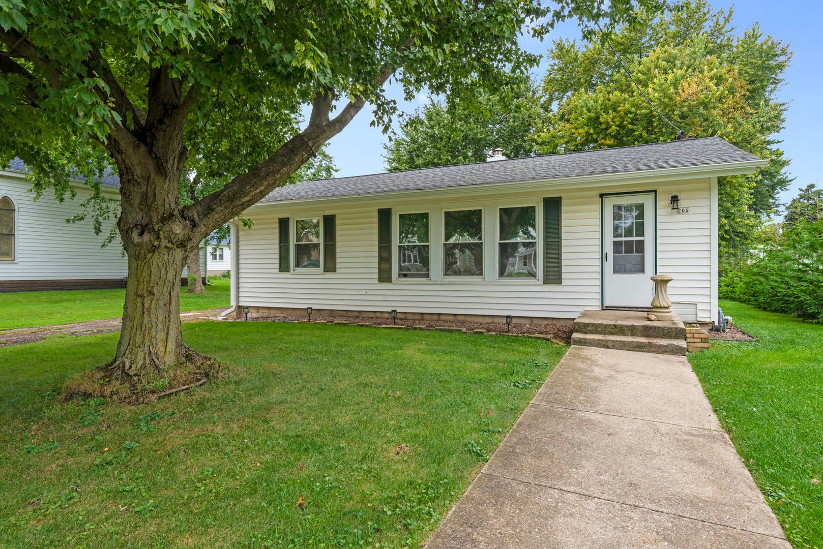 206 S 3rd Street