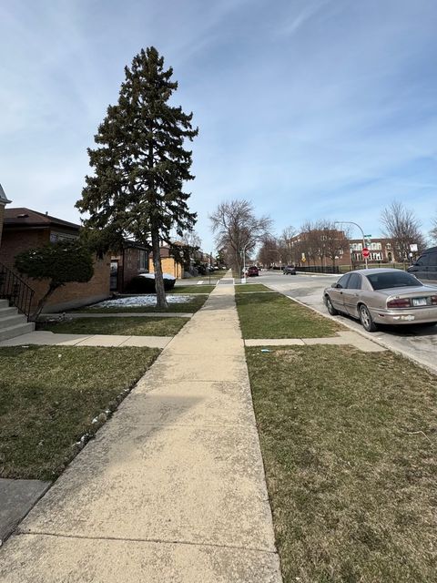 Tiny photo for 10210 S Prairie Avenue, Chicago, IL 60628 (MLS # 12607609)