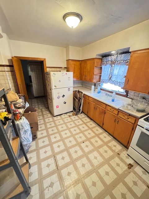 Tiny photo for 10210 S Prairie Avenue, Chicago, IL 60628 (MLS # 12607609)