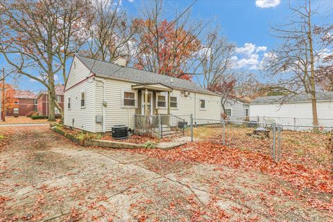 Tiny photo for 108 W Vermont Avenue, Urbana, IL 61801 (MLS # 12519335)