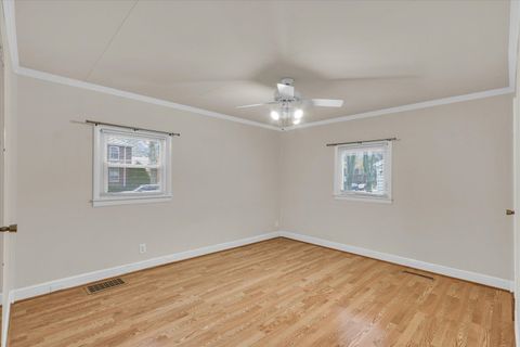 Tiny photo for 108 W Vermont Avenue, Urbana, IL 61801 (MLS # 12519335)