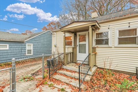 Tiny photo for 108 W Vermont Avenue, Urbana, IL 61801 (MLS # 12519335)