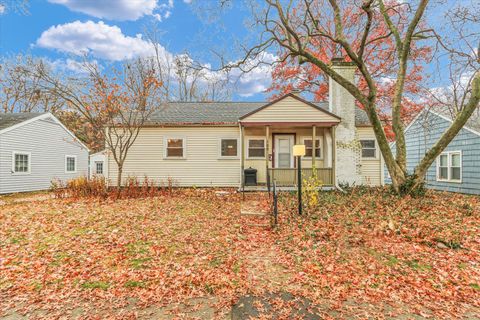 Photo of 108 W Vermont Avenue, Urbana, IL 61801 (MLS # 12519335)