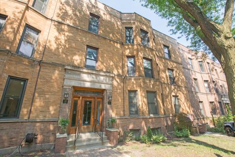 Photo of 754 W California Terrace #3, Chicago, IL 60657 (MLS # 12464344)