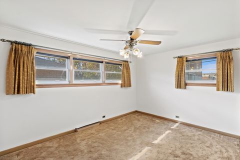 Tiny photo for 5704 N Ozark Avenue, Chicago, IL 60631 (MLS # 12486580)