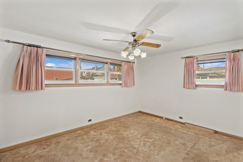 Tiny photo for 5704 N Ozark Avenue, Chicago, IL 60631 (MLS # 12486580)