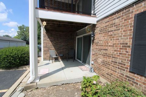 Tiny photo for 929 Golf Course Road #4, Crystal Lake, IL 60014 (MLS # 12453108)