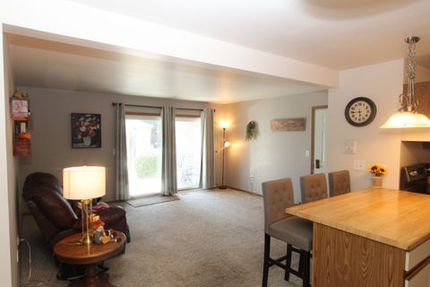 Tiny photo for 929 Golf Course Road #4, Crystal Lake, IL 60014 (MLS # 12453108)