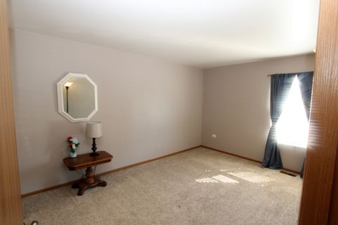 Tiny photo for 929 Golf Course Road #4, Crystal Lake, IL 60014 (MLS # 12453108)