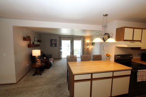 Tiny photo for 929 Golf Course Road #4, Crystal Lake, IL 60014 (MLS # 12453108)