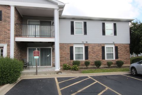 Photo of 929 Golf Course Road #4, Crystal Lake, IL 60014 (MLS # 12453108)