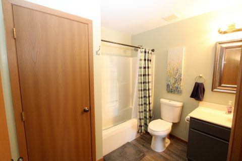 Tiny photo for 929 Golf Course Road #4, Crystal Lake, IL 60014 (MLS # 12453108)