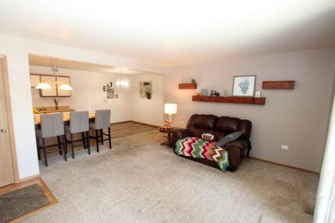 Tiny photo for 929 Golf Course Road #4, Crystal Lake, IL 60014 (MLS # 12453108)