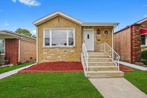 Photo of 10129 S Indiana Avenue, Chicago, IL 60628 (MLS # 12533027)