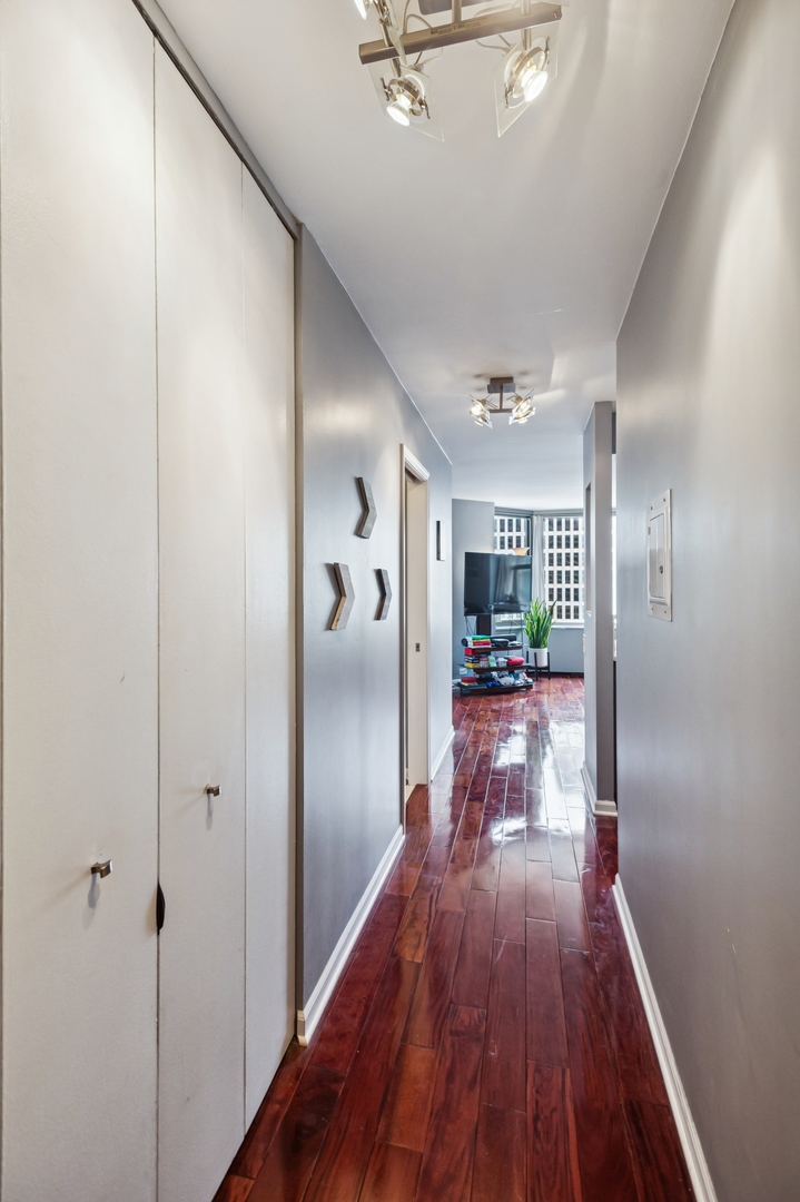 535 N MICHIGAN Avenue 2515