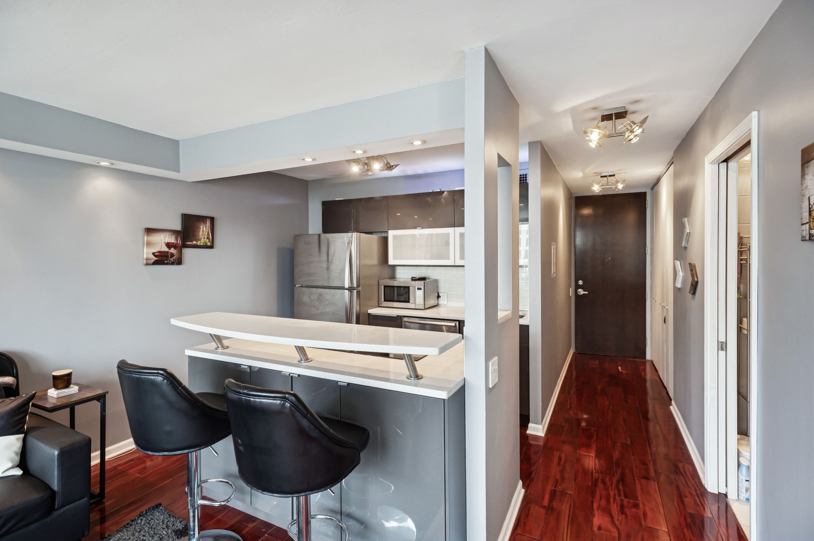 535 N MICHIGAN Avenue 2515