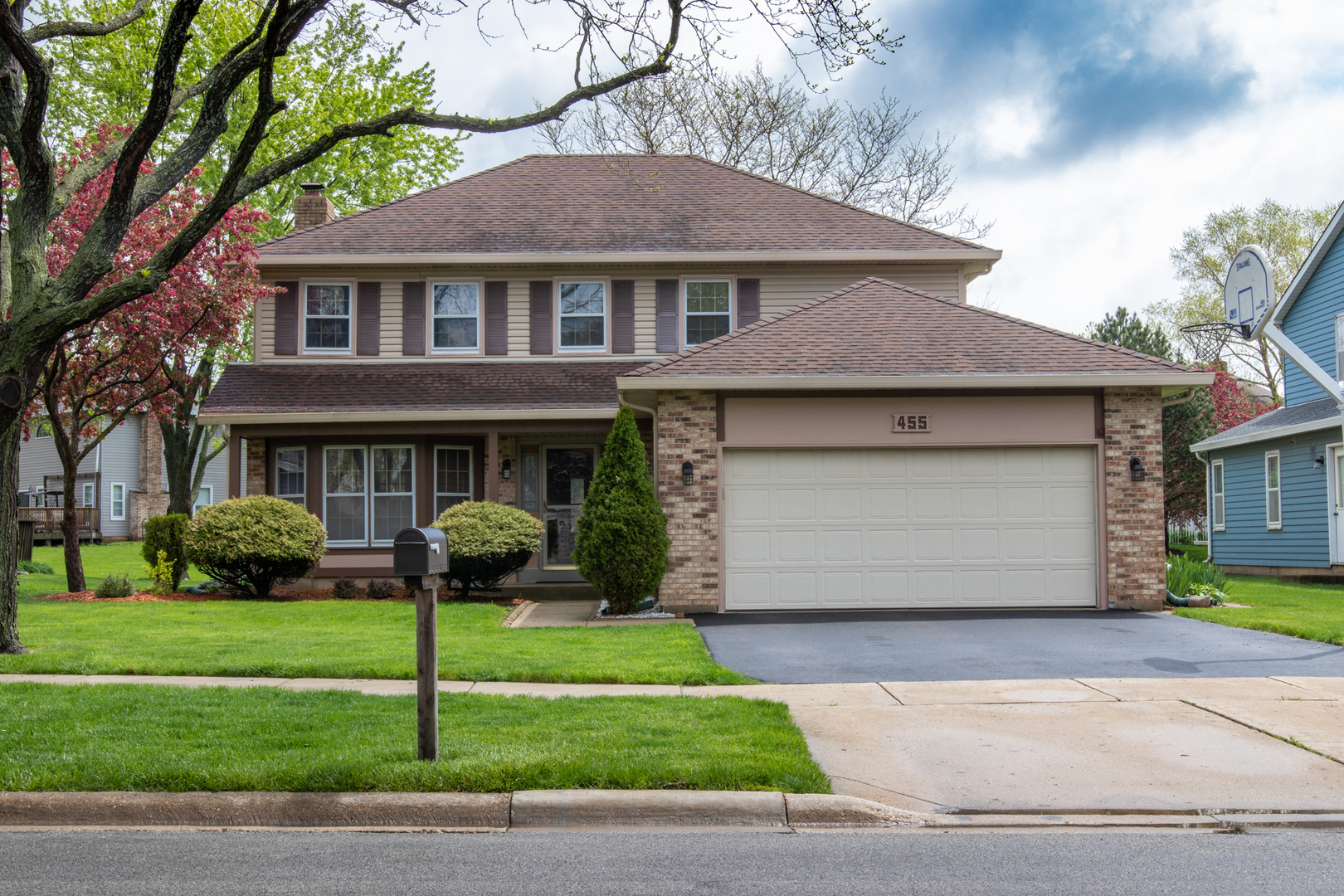 Photo 1 of 37 — 455 Hunter Drive, Carol Stream, IL 60188