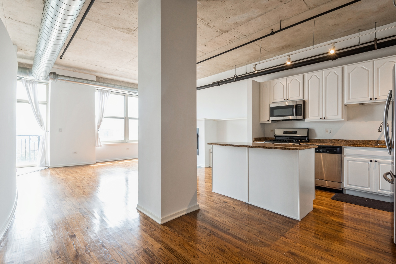 6 S LAFLIN Street 712