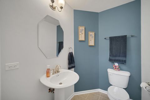 Tiny photo for 1997 Kingsley Circle, Northbrook, IL 60062 (MLS # 12511549)