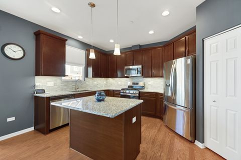 Tiny photo for 1997 Kingsley Circle, Northbrook, IL 60062 (MLS # 12511549)