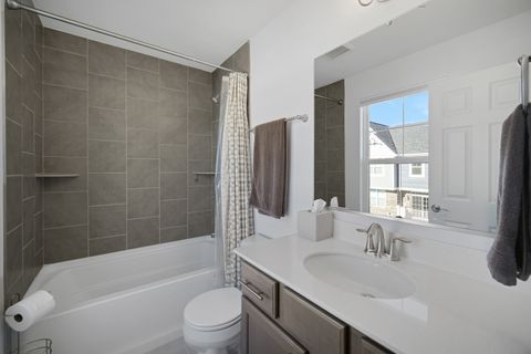 Tiny photo for 1997 Kingsley Circle, Northbrook, IL 60062 (MLS # 12511549)