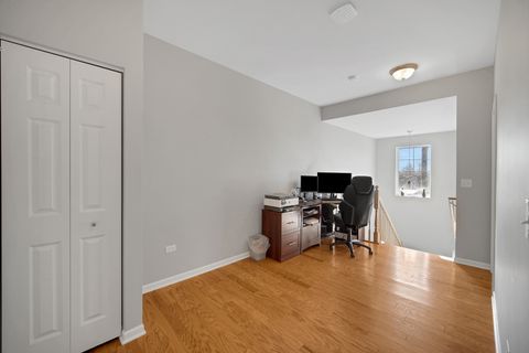 Tiny photo for 1997 Kingsley Circle, Northbrook, IL 60062 (MLS # 12511549)