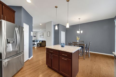 Tiny photo for 1997 Kingsley Circle, Northbrook, IL 60062 (MLS # 12511549)