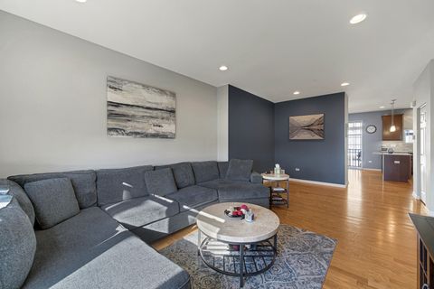 Tiny photo for 1997 Kingsley Circle, Northbrook, IL 60062 (MLS # 12511549)