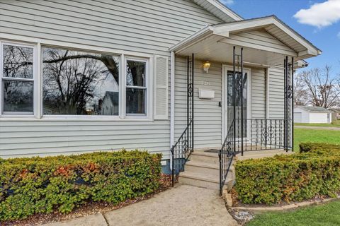 Tiny photo for 726 E Thompson Avenue, Hoopeston, IL 60942 (MLS # 12553426)