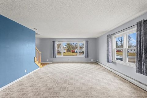 Tiny photo for 726 E Thompson Avenue, Hoopeston, IL 60942 (MLS # 12553426)