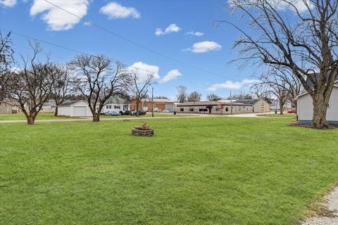 Tiny photo for 726 E Thompson Avenue, Hoopeston, IL 60942 (MLS # 12553426)