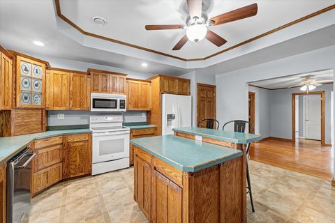 Tiny photo for 726 E Thompson Avenue, Hoopeston, IL 60942 (MLS # 12553426)